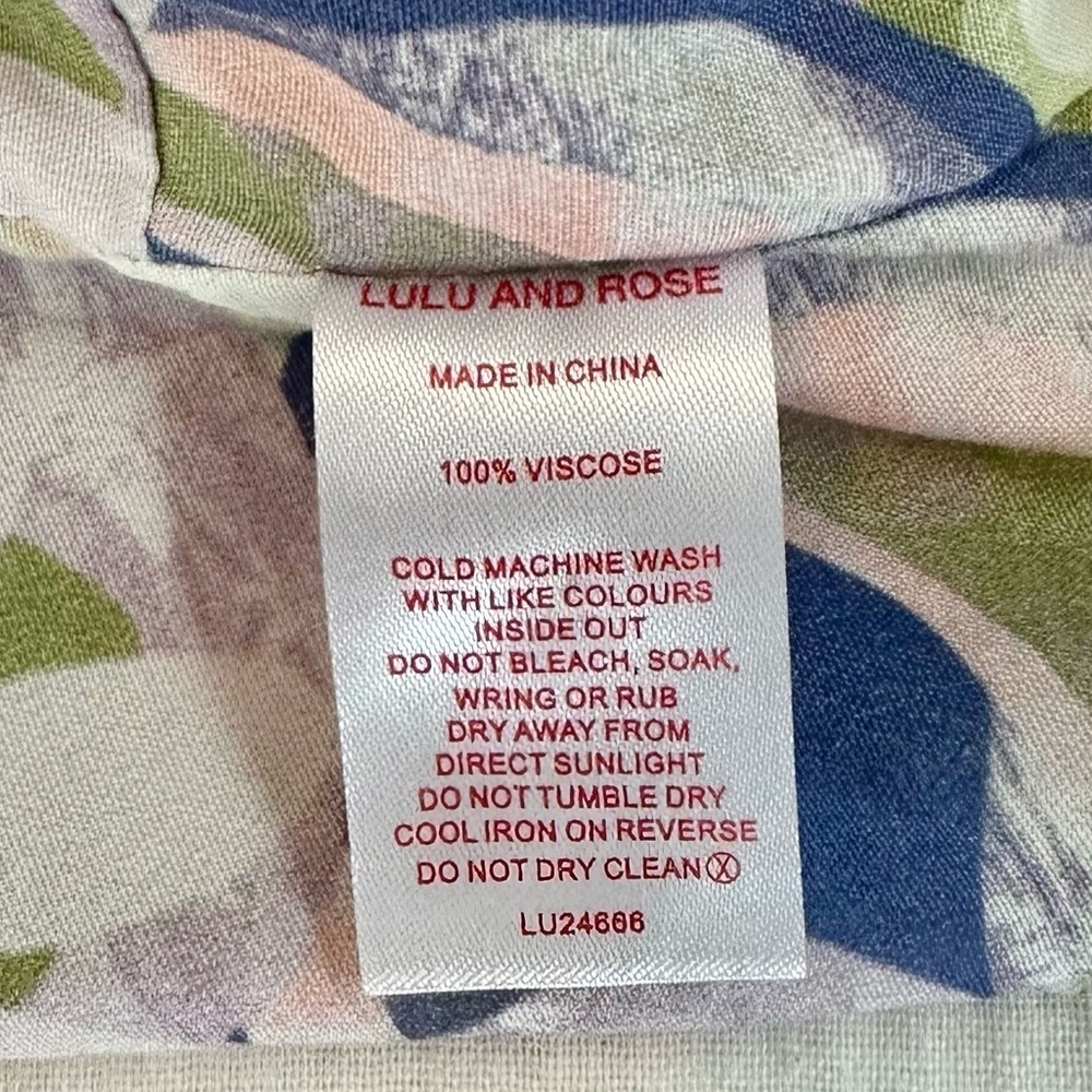 LULU AND ROSE Inez Scarf Crop Top - Picture 7 of 10
